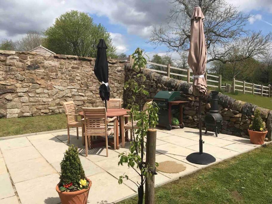 Chic 2 Bed Peak District Cottage Barn Near Alton Towers, Polar Bears, Chatsworth House Leek Eksteriør billede