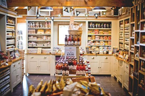Chic 2 Bed Peak District Cottage Barn Near Alton Towers, Polar Bears, Chatsworth House Leek Eksteriør billede